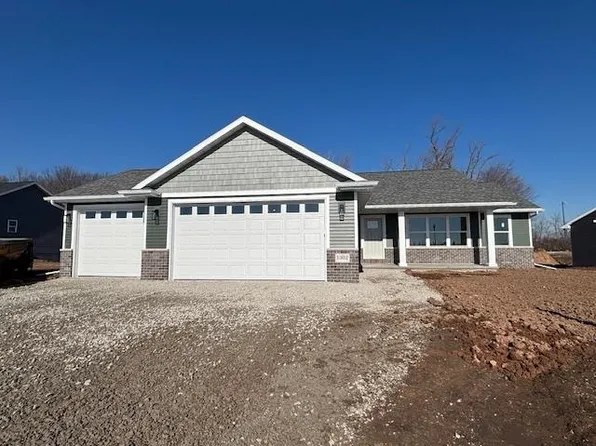 1302 W Thorn Creek Dr, Hilbert, WI 54129