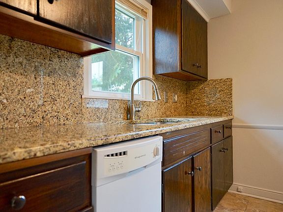 3rd image of 6533 Queen Ave S