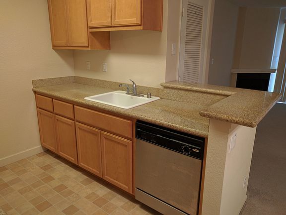 4th image of 2657 Somerset Park Cir