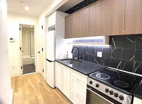 Rented by Tapiro Realty | media 1