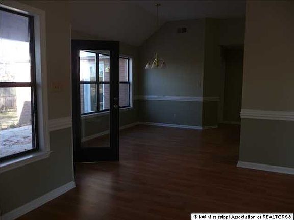 4th image of 350 Plum Point Ave