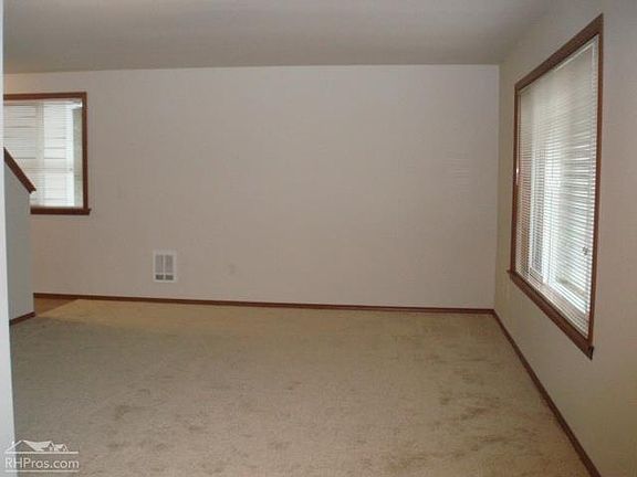 4th image of 3216 162nd Avenue Ct E