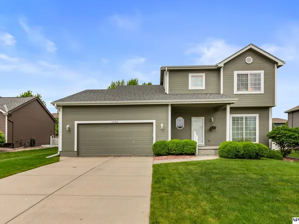 1906 Ridgeview Dr, Papillion, NE 68046