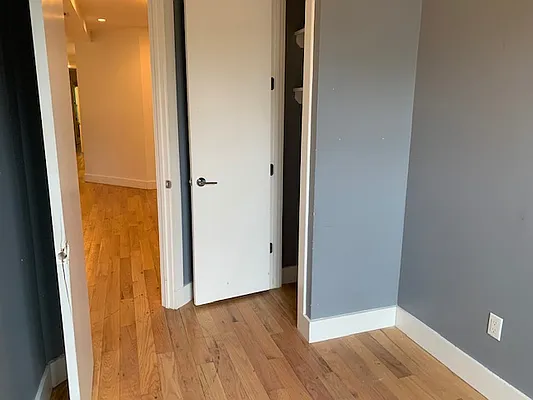 Rented by Premier Metro Realty Corp | media 37