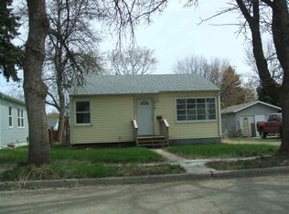 612 19th St NW, Minot, ND 58703