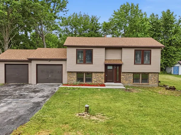 8320 Phyllis Rd, Rockford, IL 61108