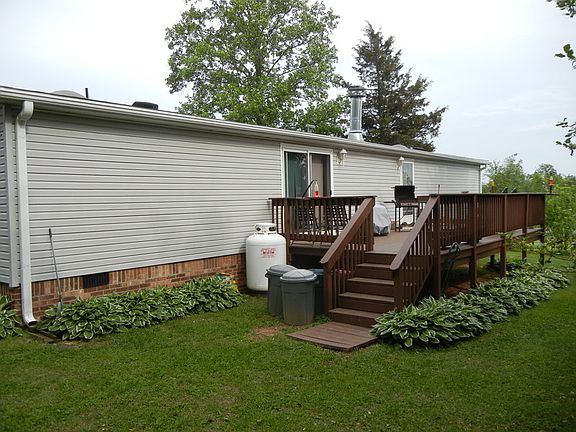 Rear Deck with gas grill