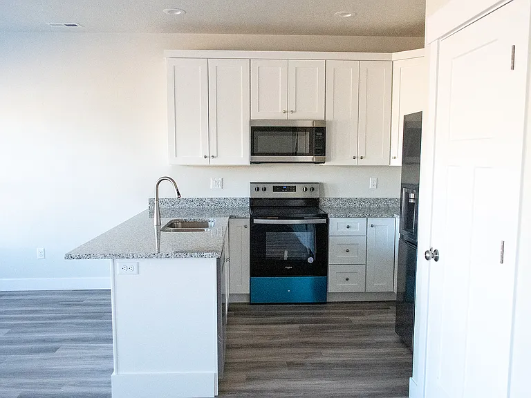 382 N 100 W #1 — Photo 5