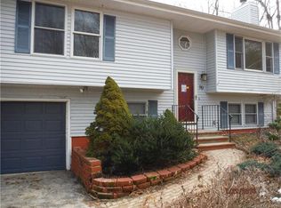 89 Williams Rd, Oakdale, CT 06370