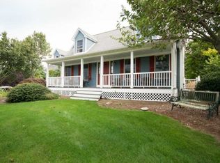145 Stonegate Dr, Portsmouth, RI 02871