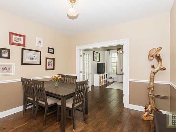3rd image of 68 Sussex St #2