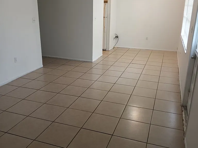 1436 Holden Ave #B — Photo 3