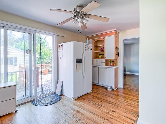 4th image of 535 Claremont Ave