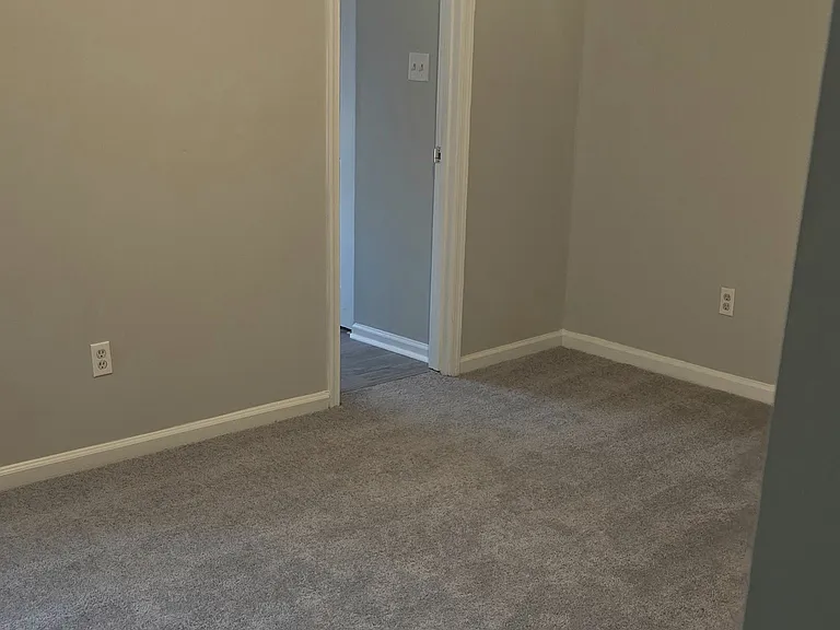 149 Wexford Dr E — Photo 10