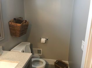 112 Crestwood Dr NW, Grand Rapids, MI 49504