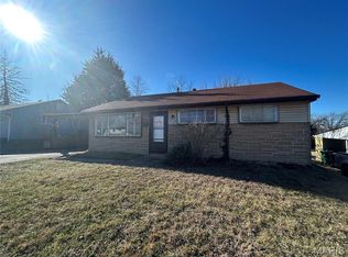 5547 Holborn Dr, Saint Louis, MO 63121