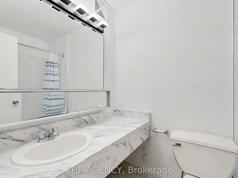 2360 Dundas St W #2816B — Photo 14