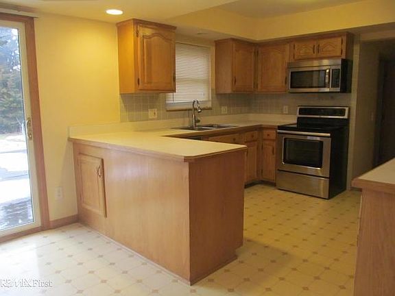 2nd image of 36817 Gregory Dr