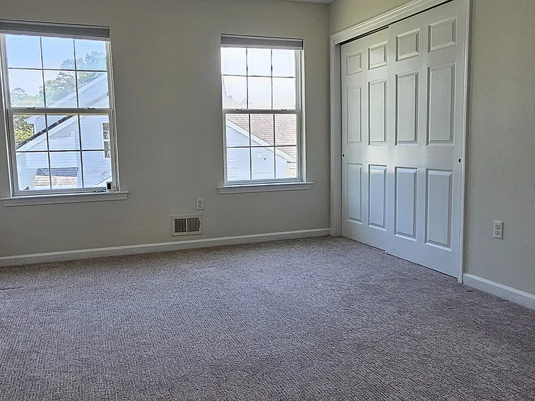 44 Imperial Pl — Photo 10