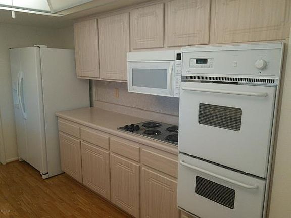 3rd image of 10524 W Saratoga Cir