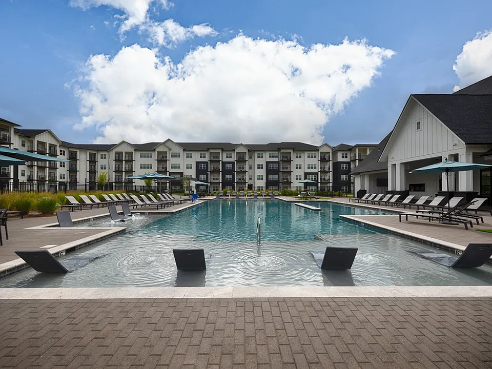 Gateway Village at Swan Creek