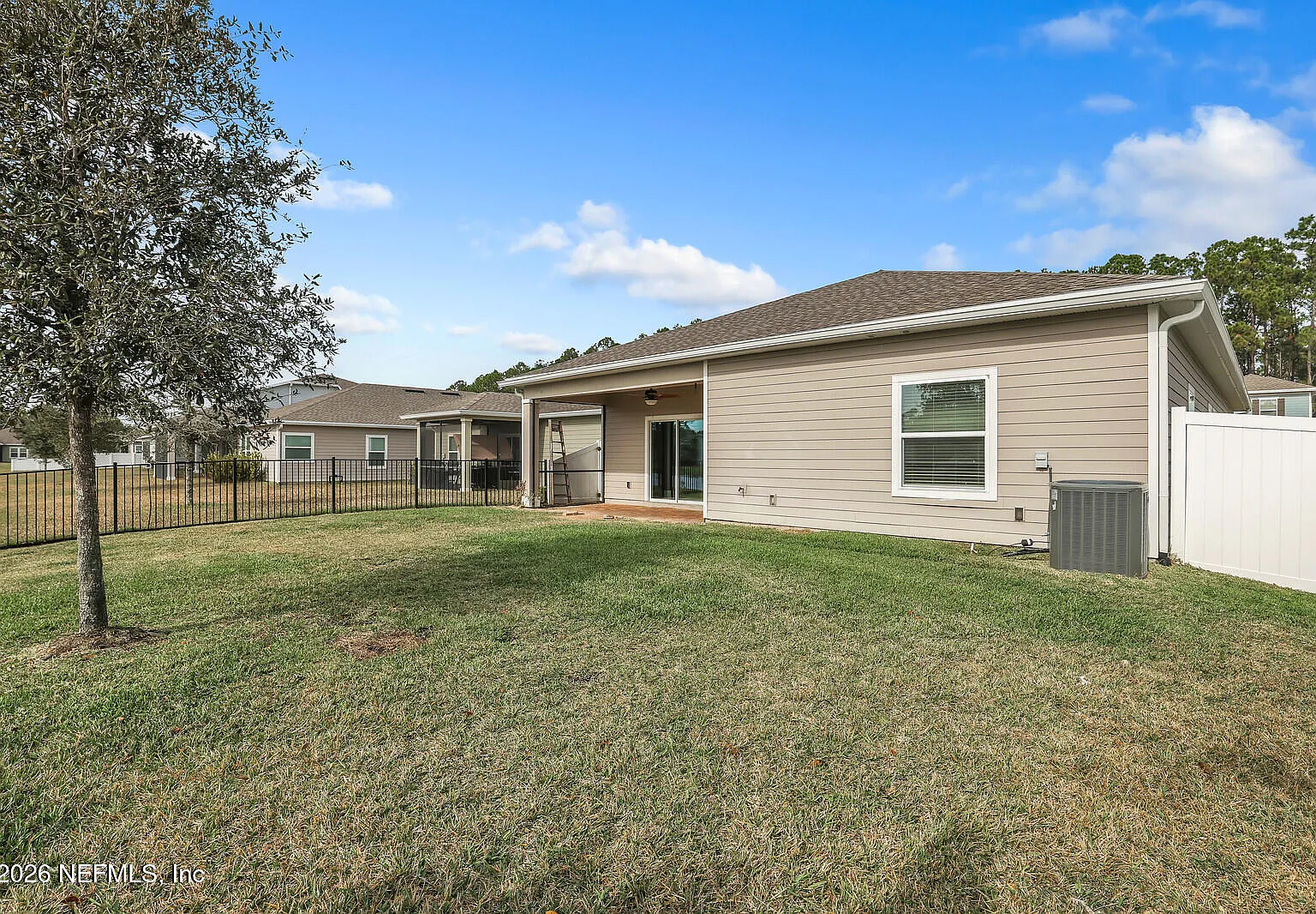 4 bed, 3.0 bath, 2027 sqft, $2,250 — Photo 3