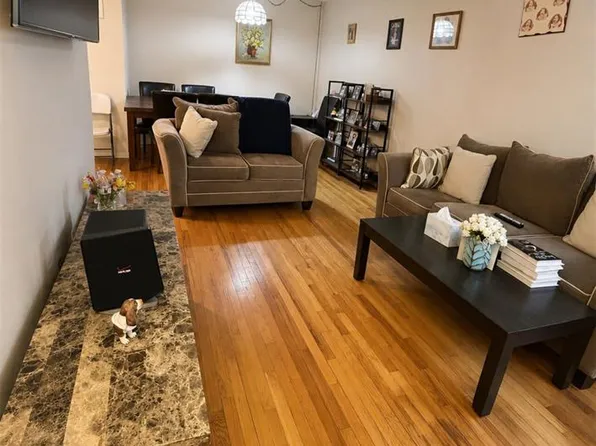 194 Smith Street #1M, Freeport, NY 11520