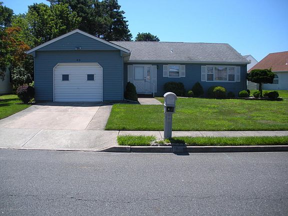 2nd image of 43 Prince Charles Dr