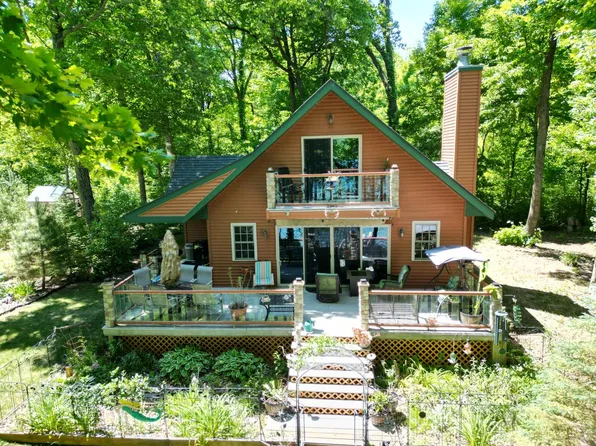 1614 Sugar Island ROAD, Summit, WI 53066