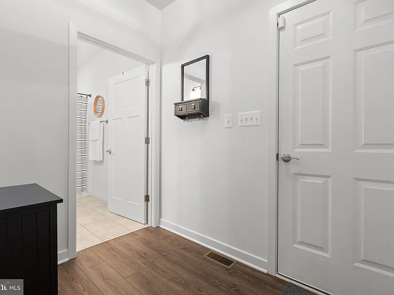 15 Grove Ln — Photo 21