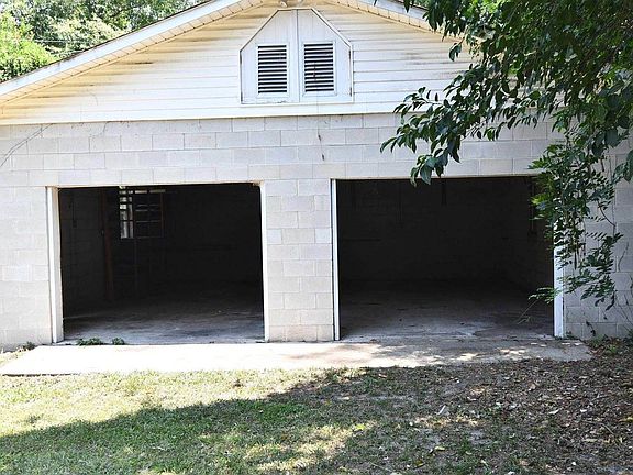 3rd image of 1436 Mangum St