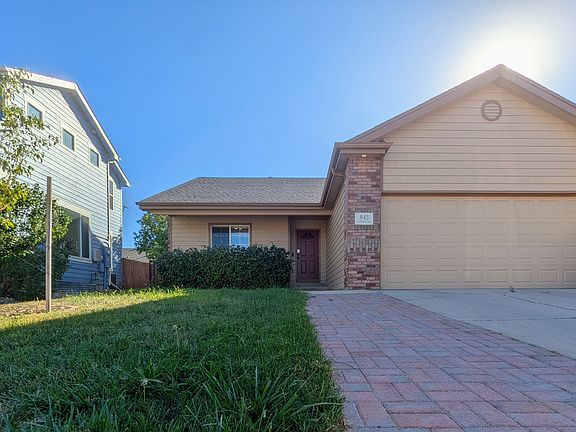 3rd image of 843 Bluegrass Way