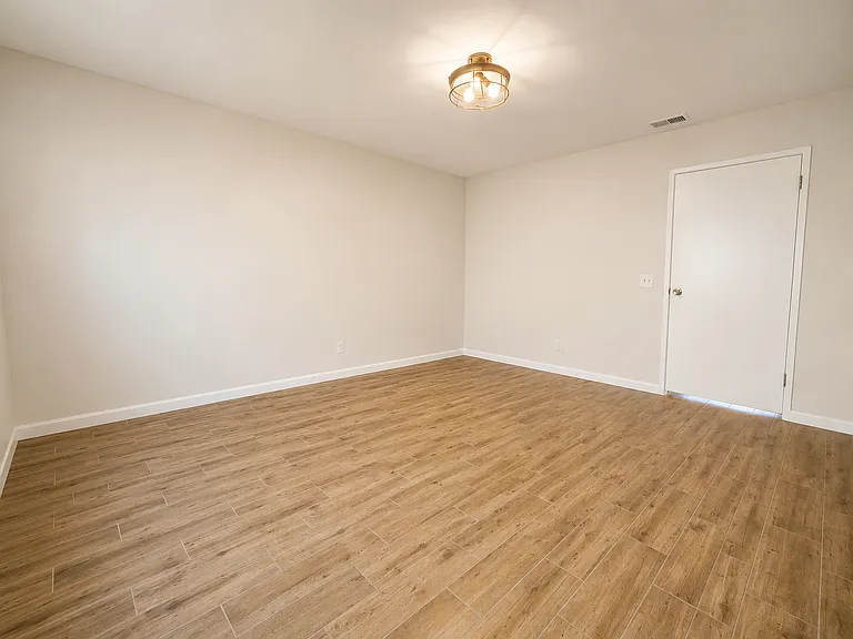 2677 Monterey Pl — Photo 9