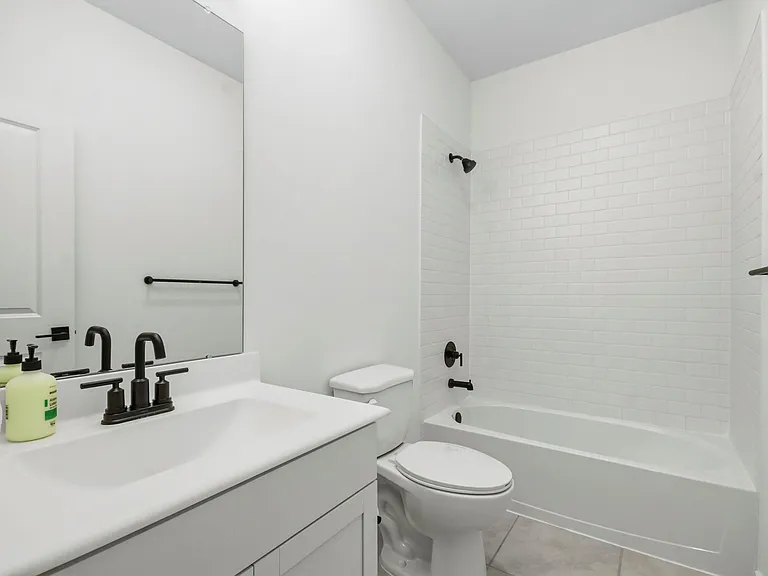 8427 Bay Ridge Cir — Photo 9