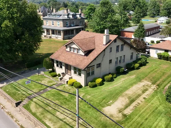 1065 E High St, Waynesburg, PA 15370