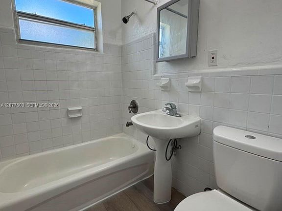 4th image of 3227 NW 48th St #3227