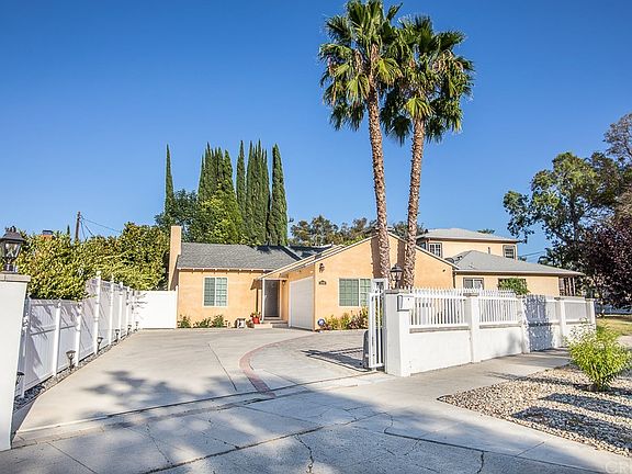 2nd image of 5308 Canoga Ave