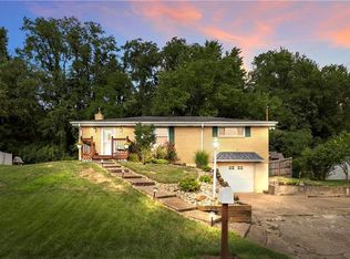208 Glenwood Dr, Pittsburgh, PA