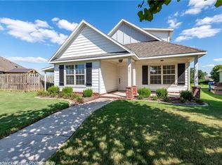 907 SW Willowpoint Rd, Bentonville, AR 72712