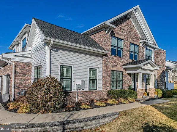 21 Dogleg Ln, Lawrenceville, NJ 08648