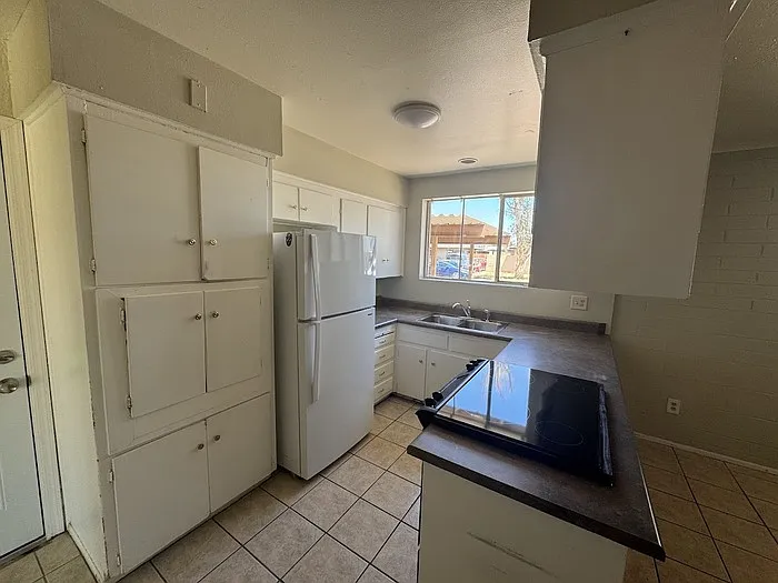 5857 W Coolidge St — Photo 8