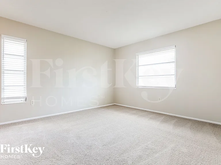 21460 Bancroft Ave — Photo 9