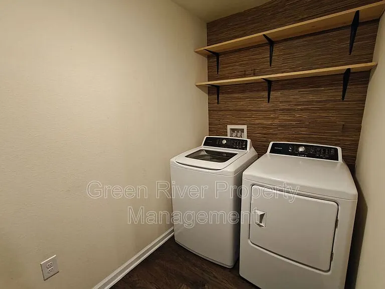 3650 Shiner Dr — Photo 33