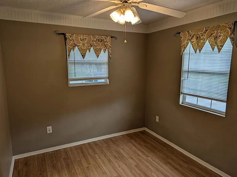 313 Timic Dr — Photo 7