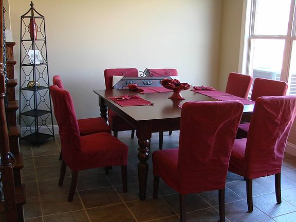 Eat-in area in kitchen