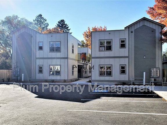 3rd image of 808 Prince St #103