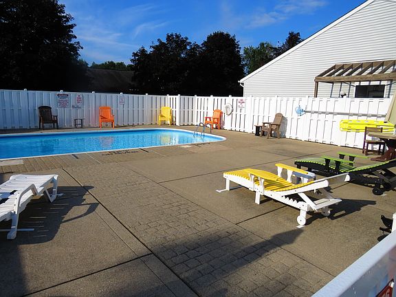 2nd image of 109 Belmont Ave