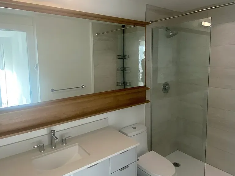 2493 Montrose Ave #410 — Photo 20