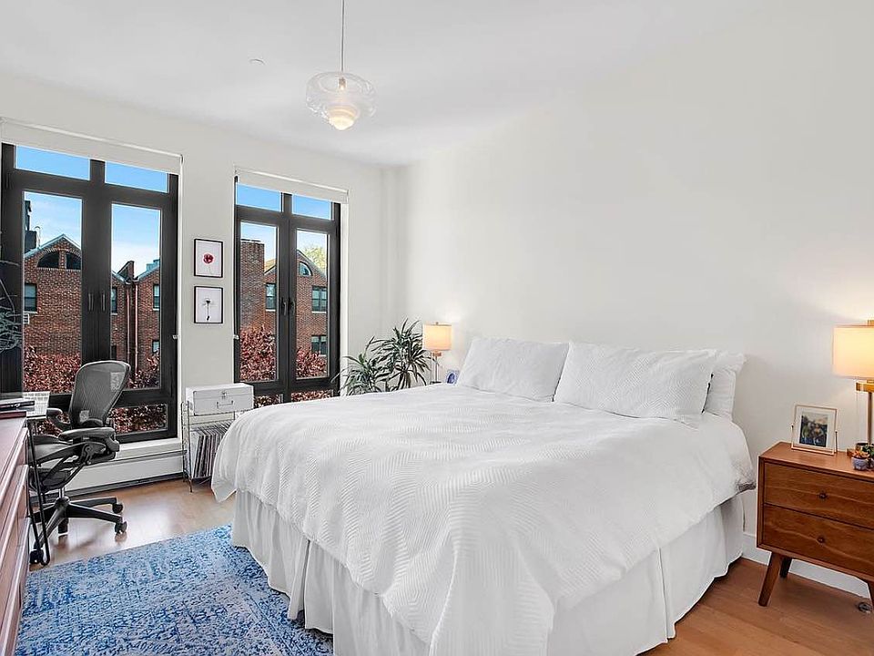 1st image of 179 De Graw St #4
