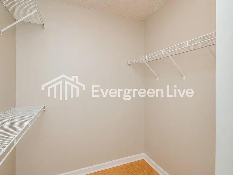 9216 Windsor Lake Blvd — Photo 10
